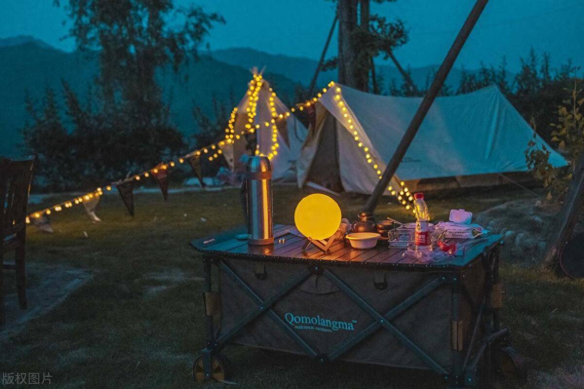 皮线露营灯串的多样用途瓦力棋牌游戏LED幻彩